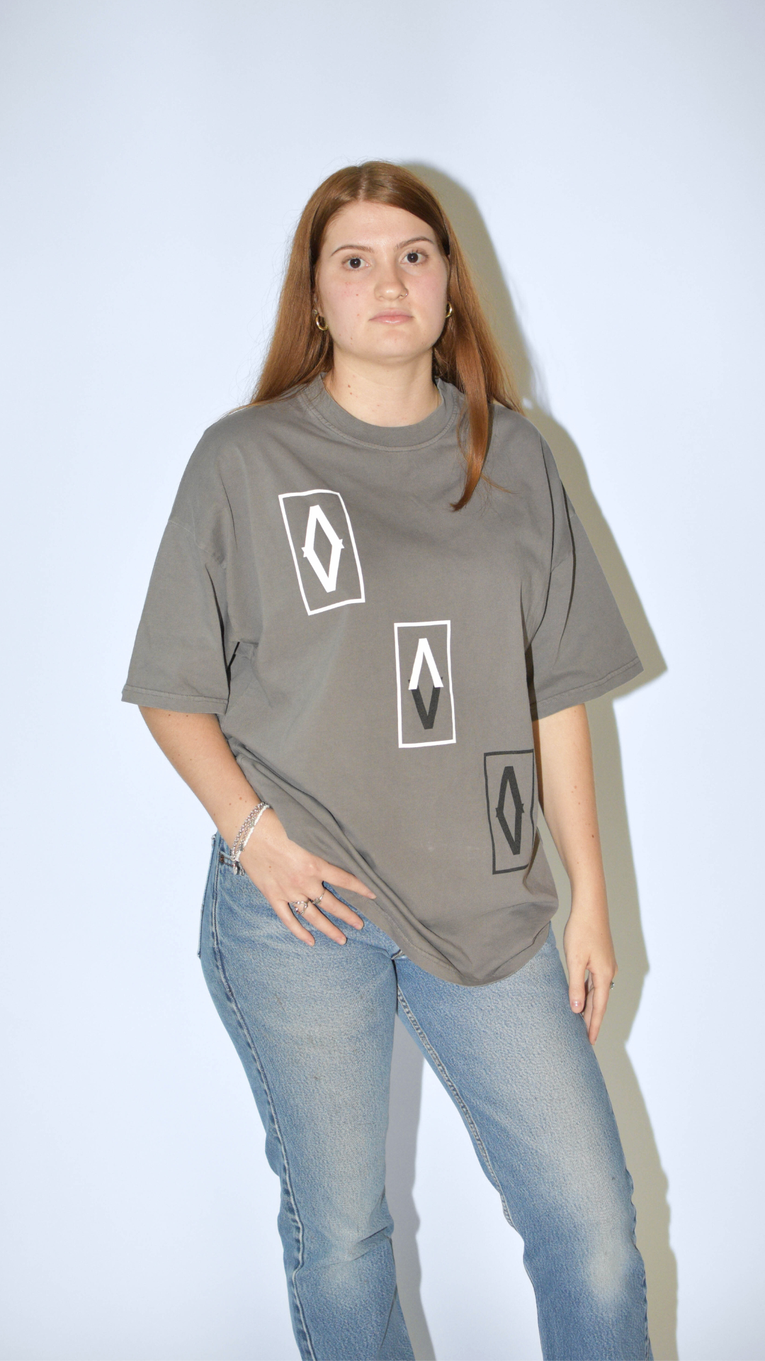 OVERSIZED 3 IMPERFECT DIAMONDS TEE